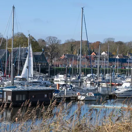 Des Gargouilles Nyaraló *